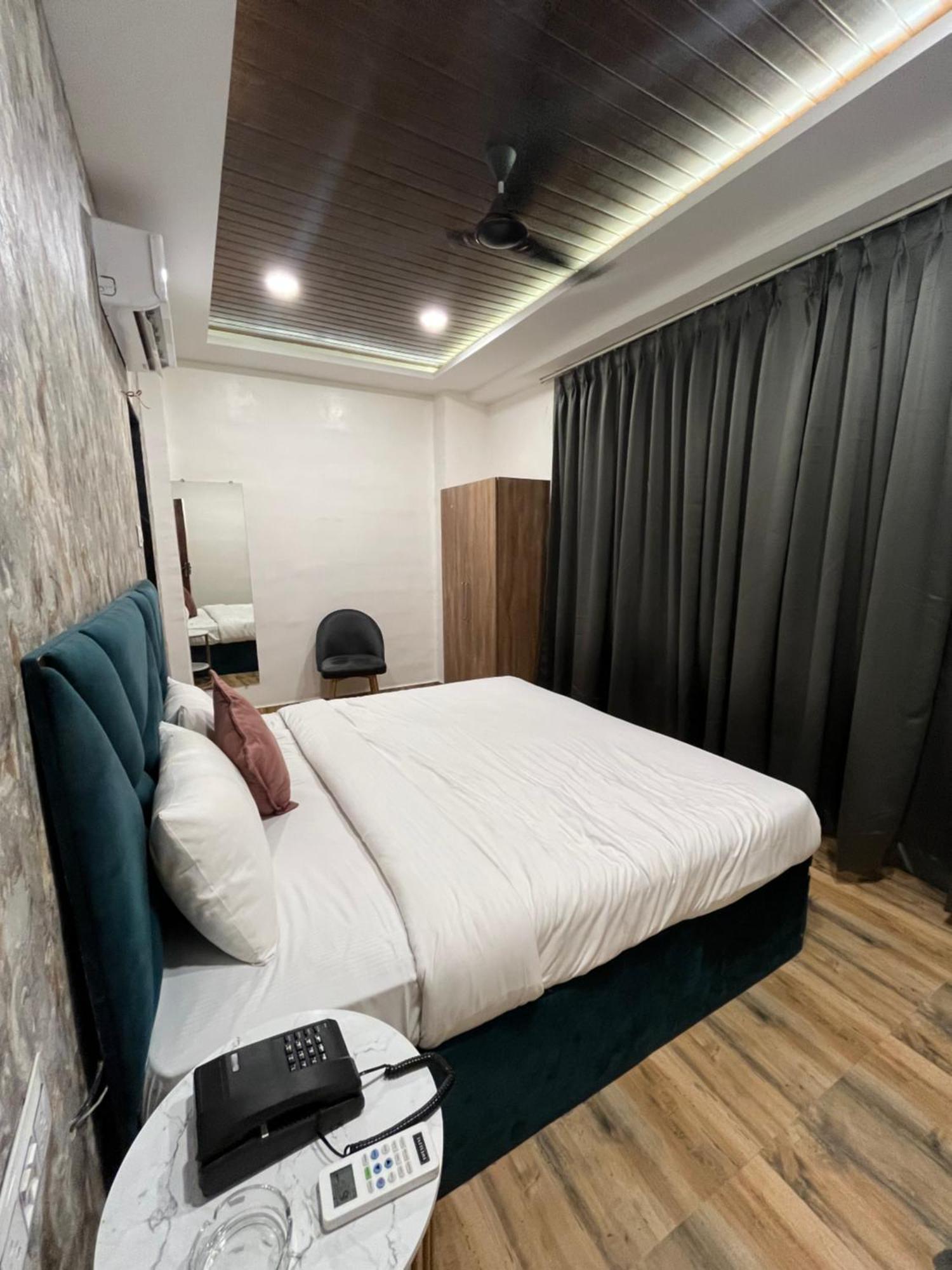 Hotel Vedicvista Indore Dış mekan fotoğraf